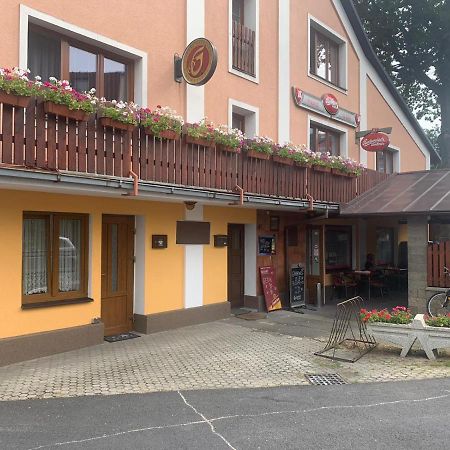Maly Byt 1+1 Karlovy Vary Kültér fotó