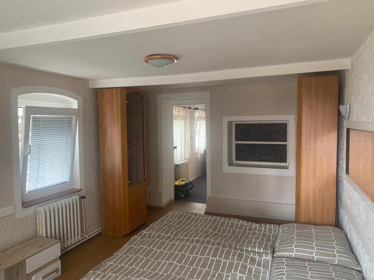 Maly Byt 1+1 Karlovy Vary Kültér fotó