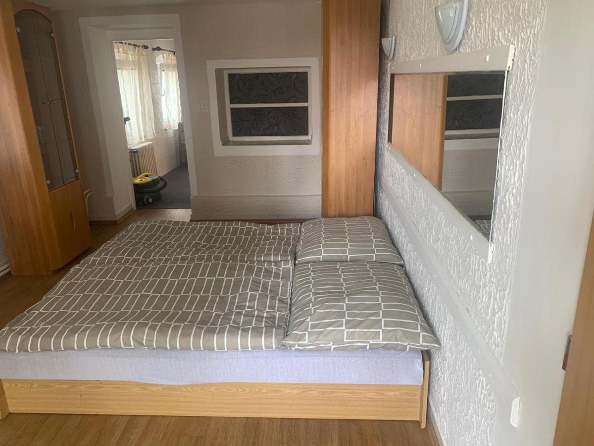 Maly Byt 1+1 Karlovy Vary Kültér fotó