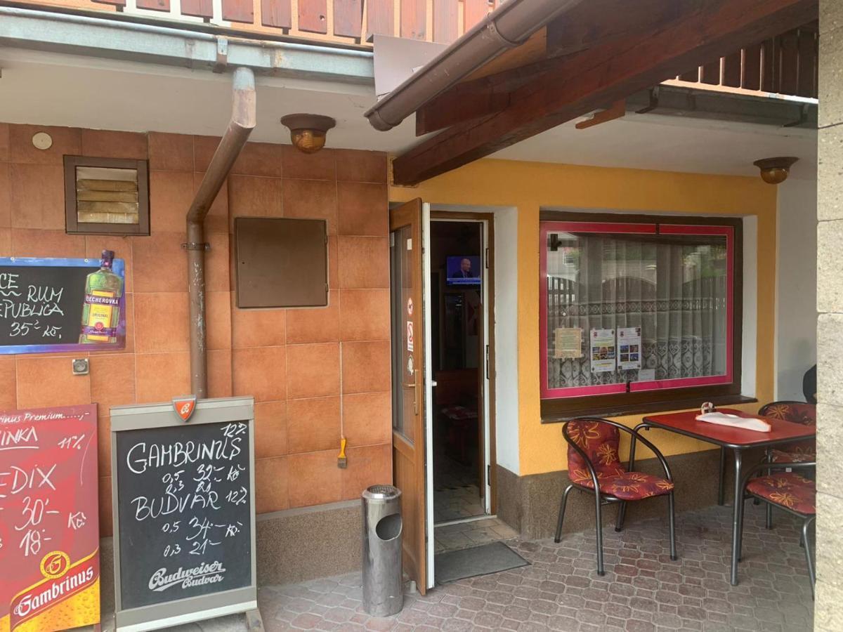 Maly Byt 1+1 Karlovy Vary Kültér fotó